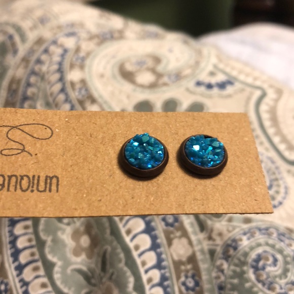 NWT Pressed Flower Necklace and Earrings - Picture 5 of 5